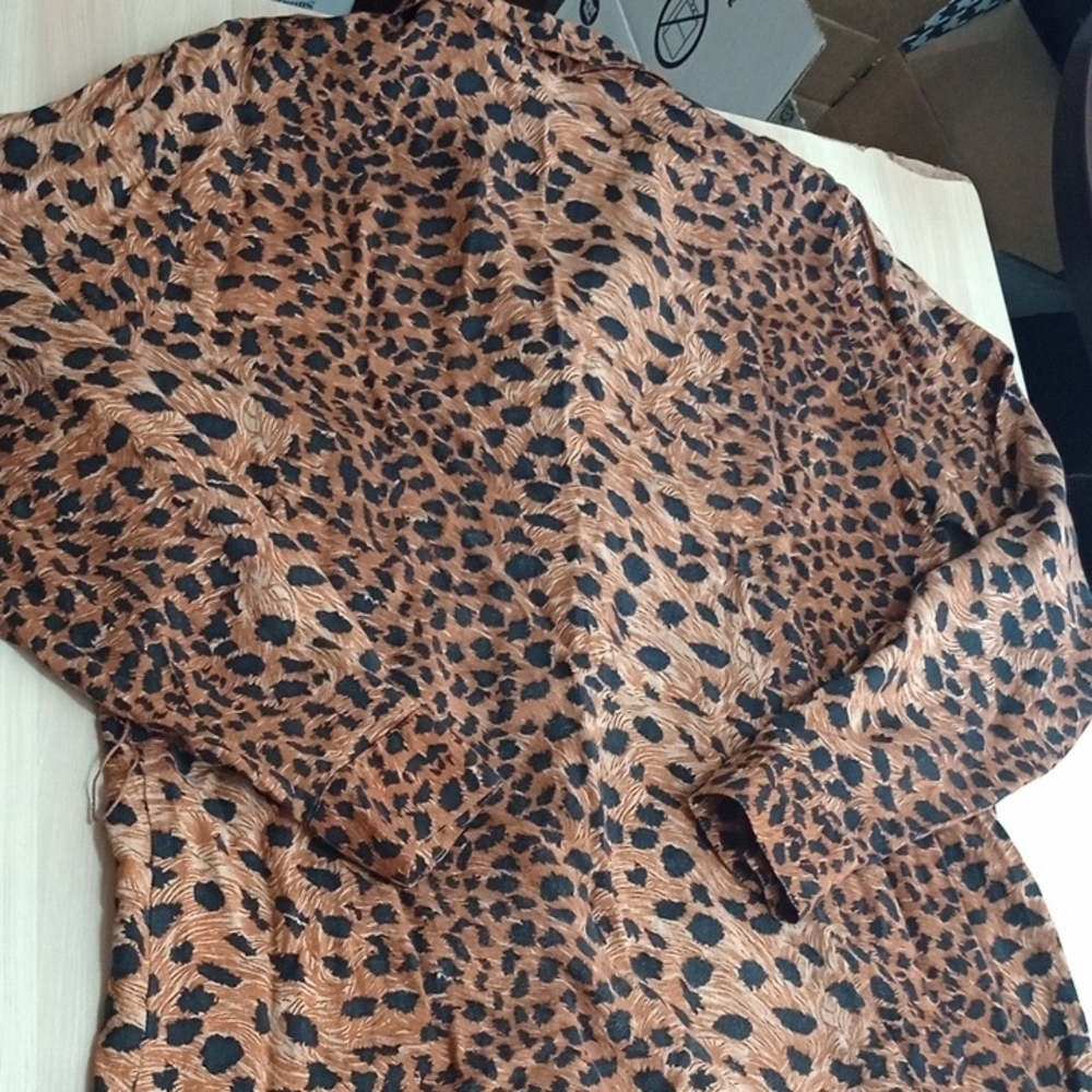 Che Studio Leopard Print Button-Up DRESS - Picture 14 of 15